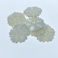 6pc 28mm Hand Carved Freshwater Mother of Pearl 6-petal Flower Pendants FWM-0003