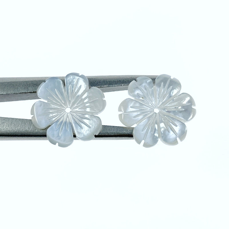 10pc Daisy Flower Beads White Mother Of Pearl 15mm Hand Carved WM-0061
