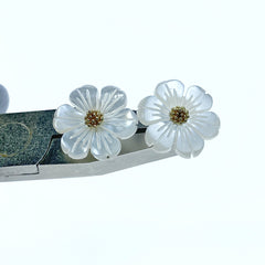 10pc Daisy Flower Beads White Mother Of Pearl 15mm Hand Carved WM-0061