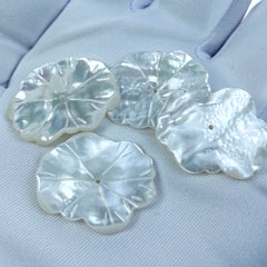 2pc 22mm x 25mm Hand Made White Mother of Pearl Lotus Leaf Beads WM-0226