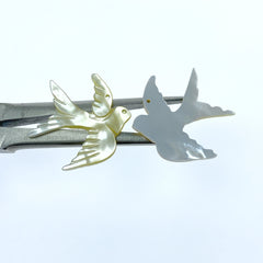 4pc 28mm x 29mm Hand Carved Yellow Mother of Pearl Dove Pendants YM-0017