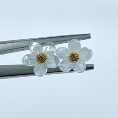 10pc Tropical Flower Beads White Mother Of Pearl 12mm Hand Carved WM-0046