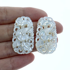 2pcs Phoenix Pendant Beads Hand White Mother of Pearl WM-0066