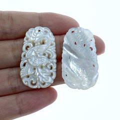2pcs Phoenix Pendant Beads Hand White Mother of Pearl WM-0066