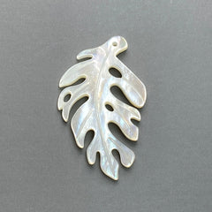 2pc Monstera Leaf Beads White Mother of Pearl WM-0139