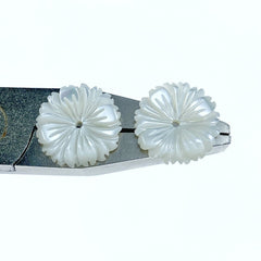 Daisy Flower Beads White Mother Of Pearl 12mm Hand Carved WM-0083