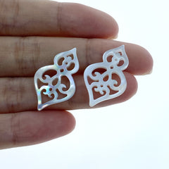 2pc 16mm x 26mm Natural White Mother of Pearl Filigree Drop Pendants WM-0063