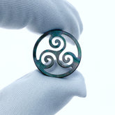 2pc 18mm Black Mother of Pearl Three Swirl Round Connectors Pendants BM-0058