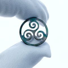 2pc 18mm Black Mother of Pearl Three Swirl Round Connectors Pendants BM-0058