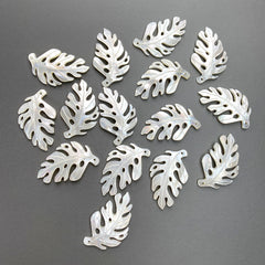 2pc Monstera Leaf Beads White Mother of Pearl WM-0139