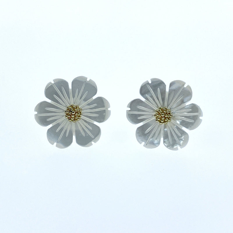 10pc Daisy Flower Beads White Mother Of Pearl 15mm Hand Carved WM-0061