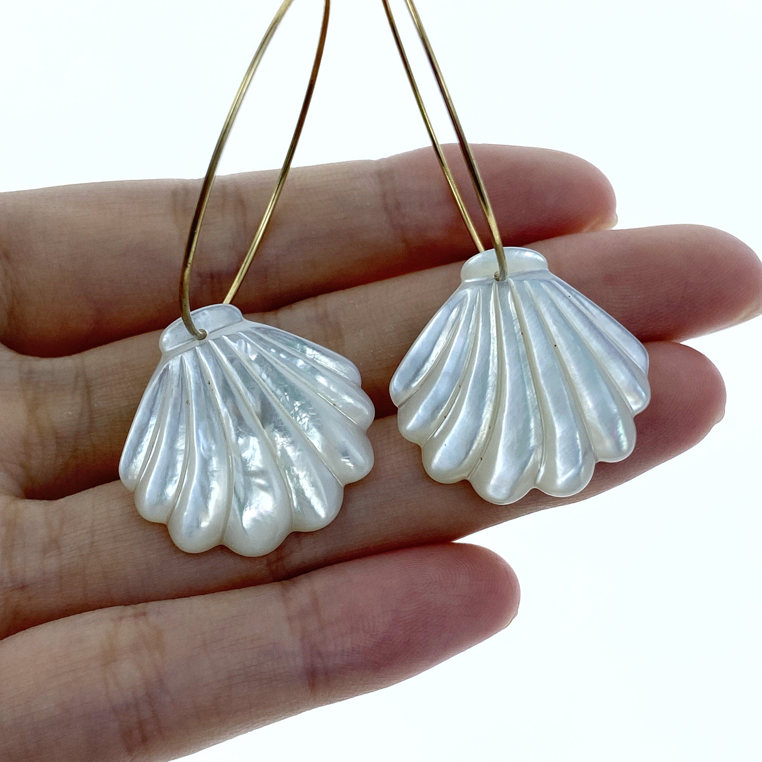 6pc 24mm x 25mm Hand Carved White Mother of Pearl Clam Shape Pendants