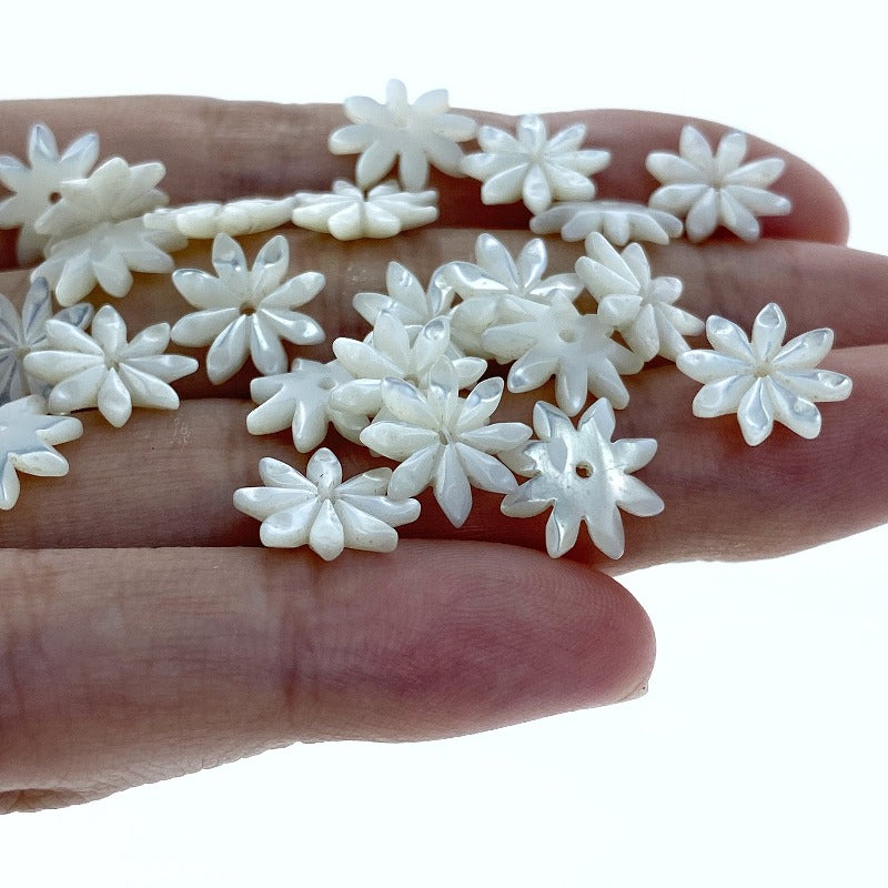 10pc 8 Petal Flower Beads White Mother Of Pearl 10mm WM-0060