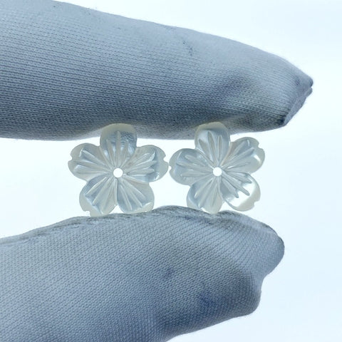 Hawaiian Flower Beads White Mother Of Pearl 12mm Hand Carved WM-0151