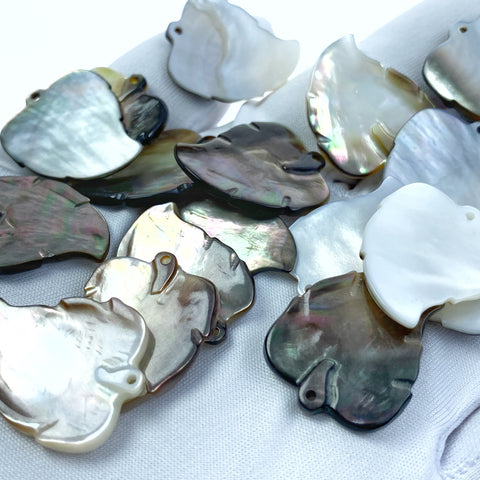 6pc 19mm x 23mm Black Mother of Pearl Hand Carved Leaf Pendants BM-0048