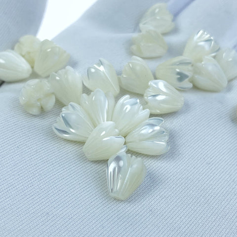 10pc Hawaiian Pikake White 8mm Mother of Pearl Jasmine Flower Beads Hand Carved Natural Minimalistic Design For Earrings Jewelry WM-0018