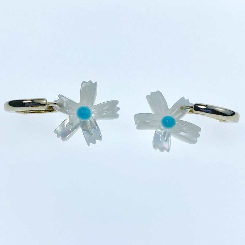 Buy Flower Beads White Mother Of Pearl 15mm Hand Carved WM-0187