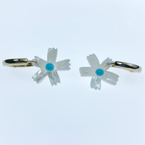 Buy Flower Beads White Mother Of Pearl 15mm Hand Carved WM-0187