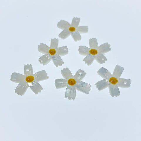 10pc Mother Of Pearl Flower Beads White 15mm Hand Carved Pendants For Earrings Jewelry Making Tropical Hawaii Nature Minimalist WM-0002