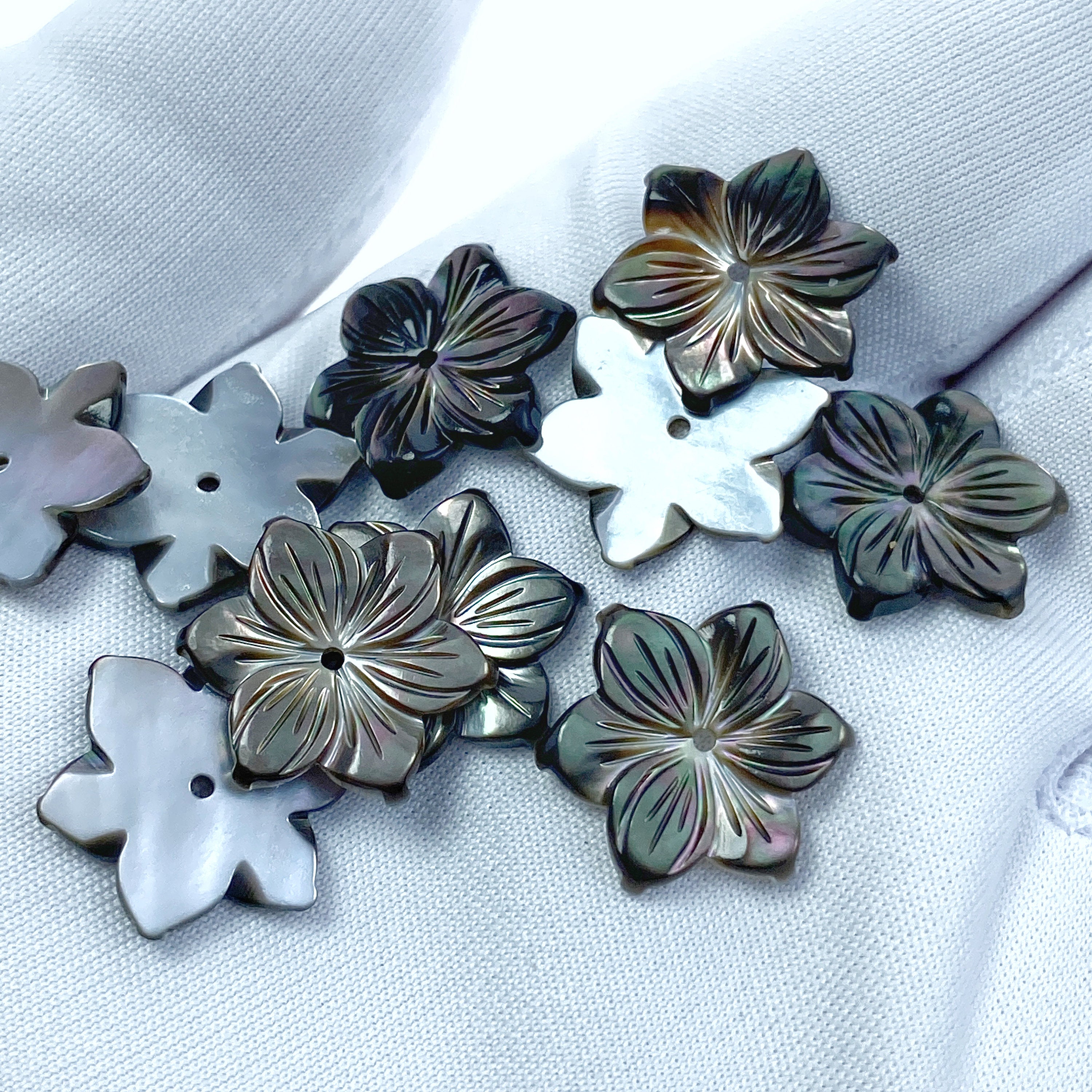 10pc Hand Carved Black Mother of Pearl 15mm 6-petal Flower Beads BM-0102