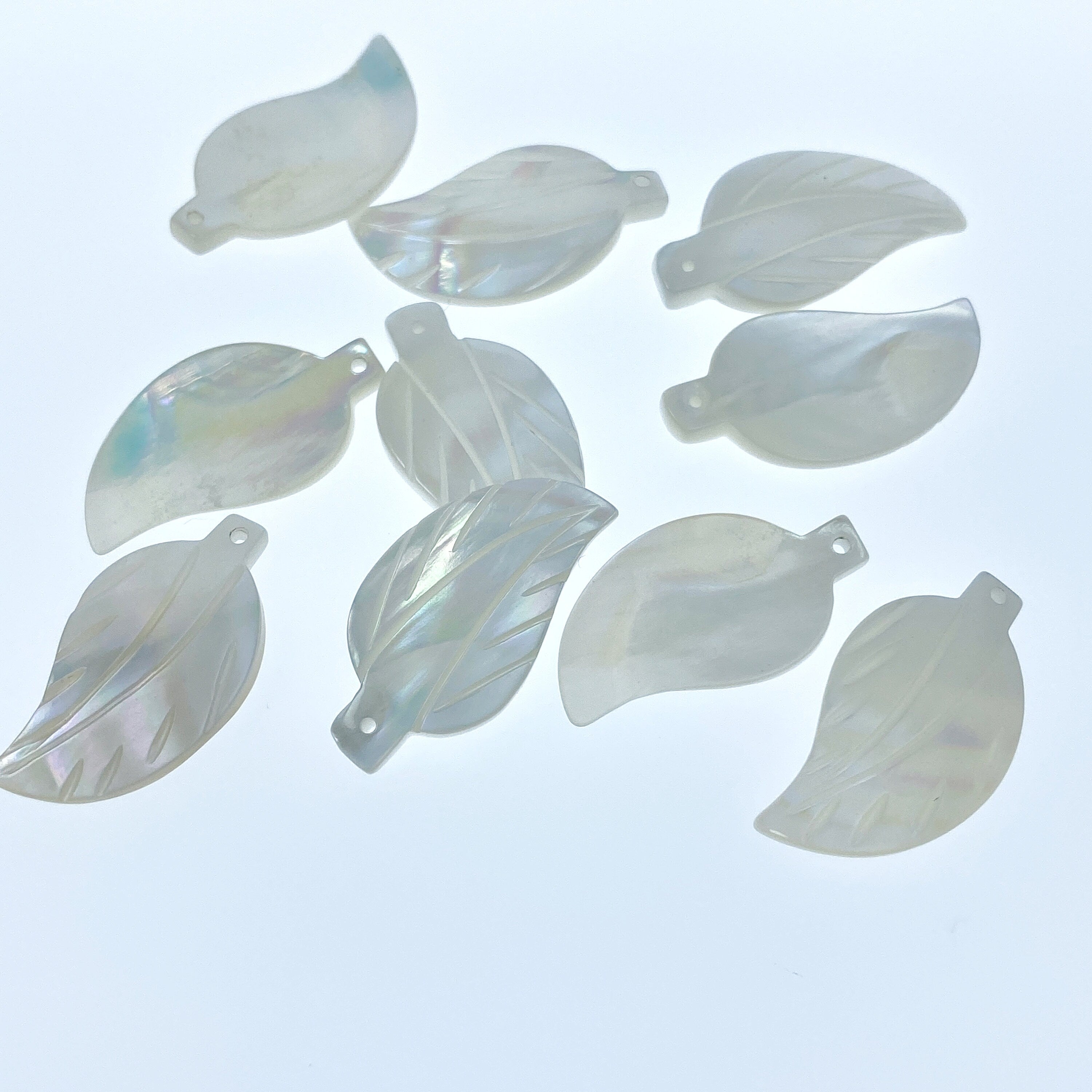 10pc Mother Of Pearl Leaf Beads Pendants 27mm Hand Made Carved Charms For DIY Jewelry Earring Making Nature Minimalist Design WM-0174