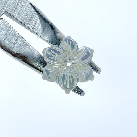 10pc Flower Beads White Mother Of Pearl 15mm Hand Carved WM-0016