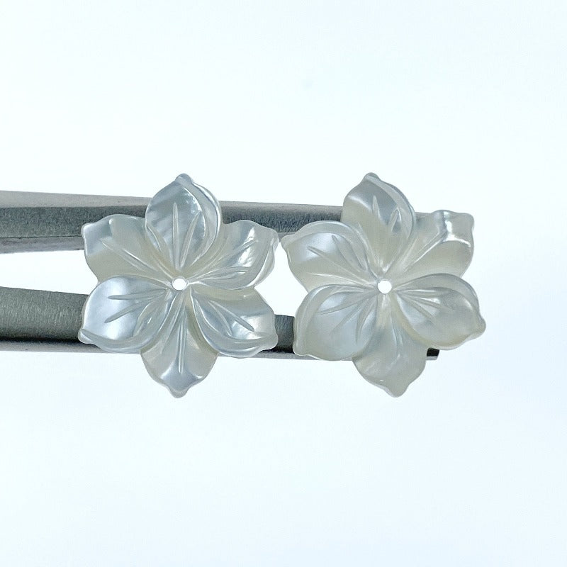 10pc Tropical Flower Beads White Mother Of Pearl 15mm Hand Carved WM-0183