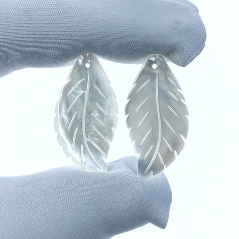 2pair 15mm x 29mm White Mother of Pearl Hand Carved Leaf Pendants WM-0220