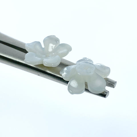 4pc 15mm Hand Carved White Mother of Pearl 5-petal Flower Beads WM-0153