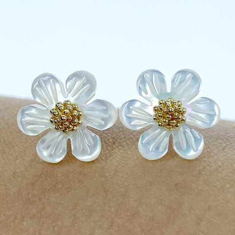 10pc Mother of Pearl Daisy Flower Beads White 10mm Minimalist Natural Organic DIY For Jewelry Making Earrings Hand Carved Shell WM-0001