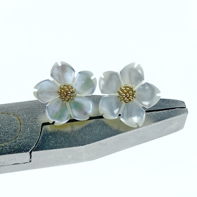 Sakura Flower Beads White Mother Of Pearl 12mm Hand Carved WM-0211