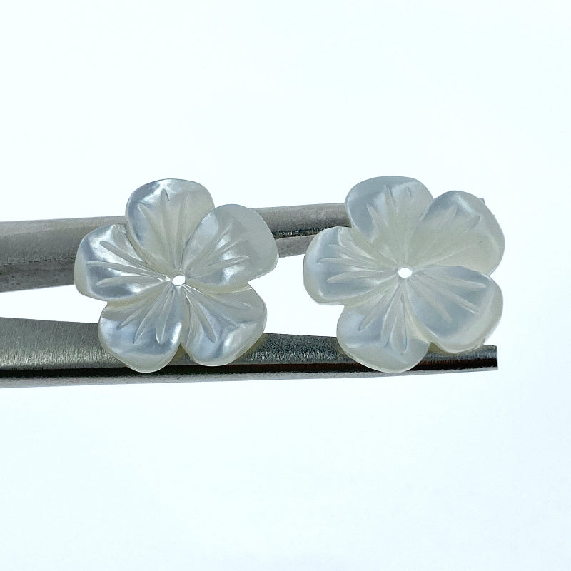 10pc Hawaii Flower Mother Of Pearl Beads Hand Carved 15mm WM-0129