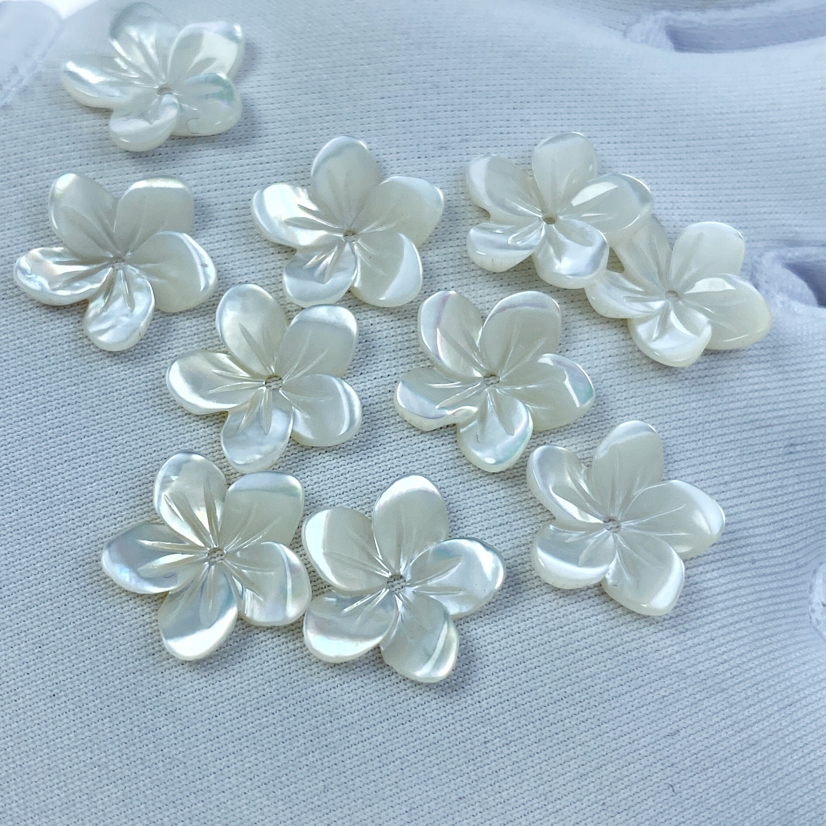 10pc Tropical 5 Petal Flower White Mother of Pearl Beads 10mm Hawaiian Minimalist Design For Earrings Jewelry Making WM-0034