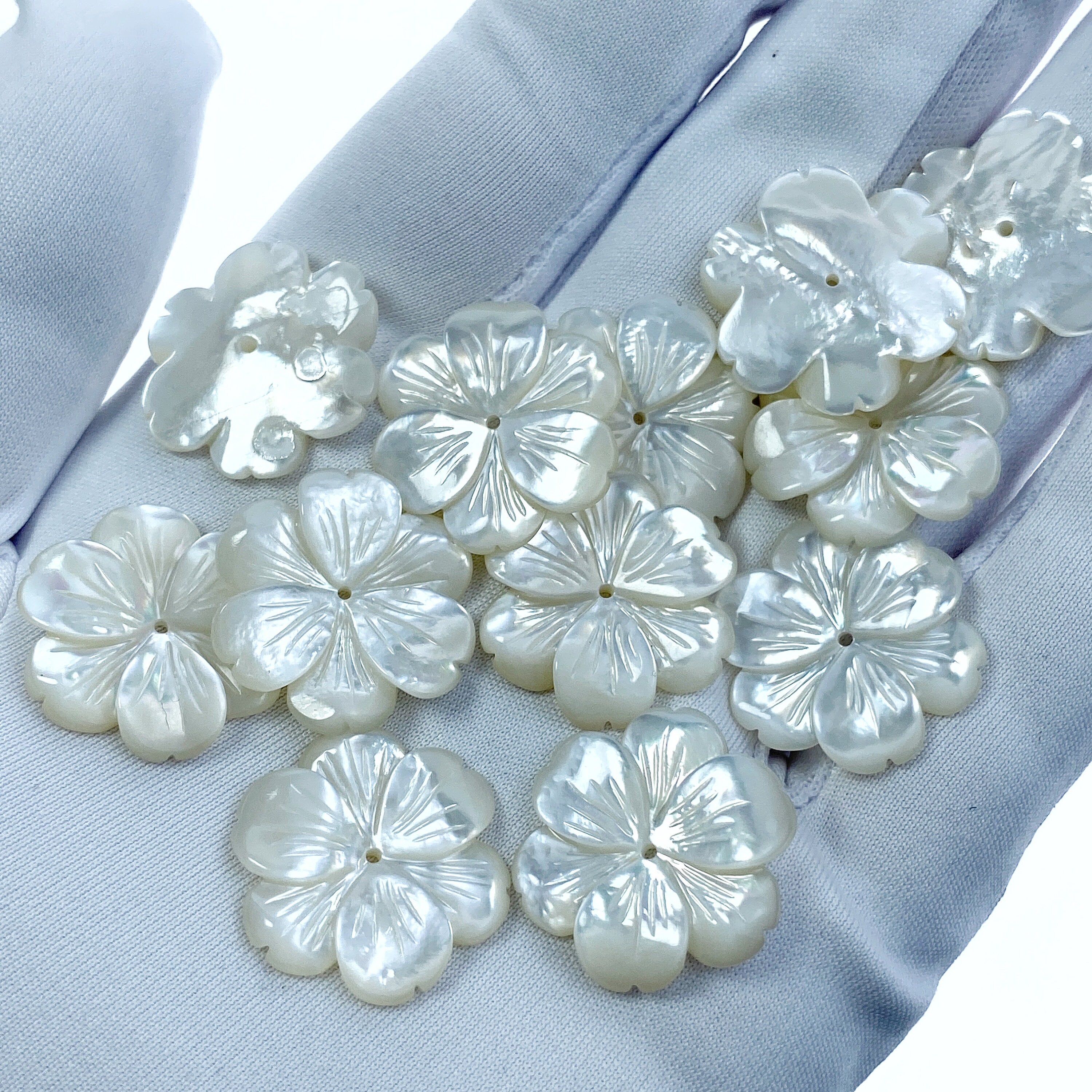 6pc 20mm Hand Carved White Mother of Pearl 6-petal Flower Beads WM-0206