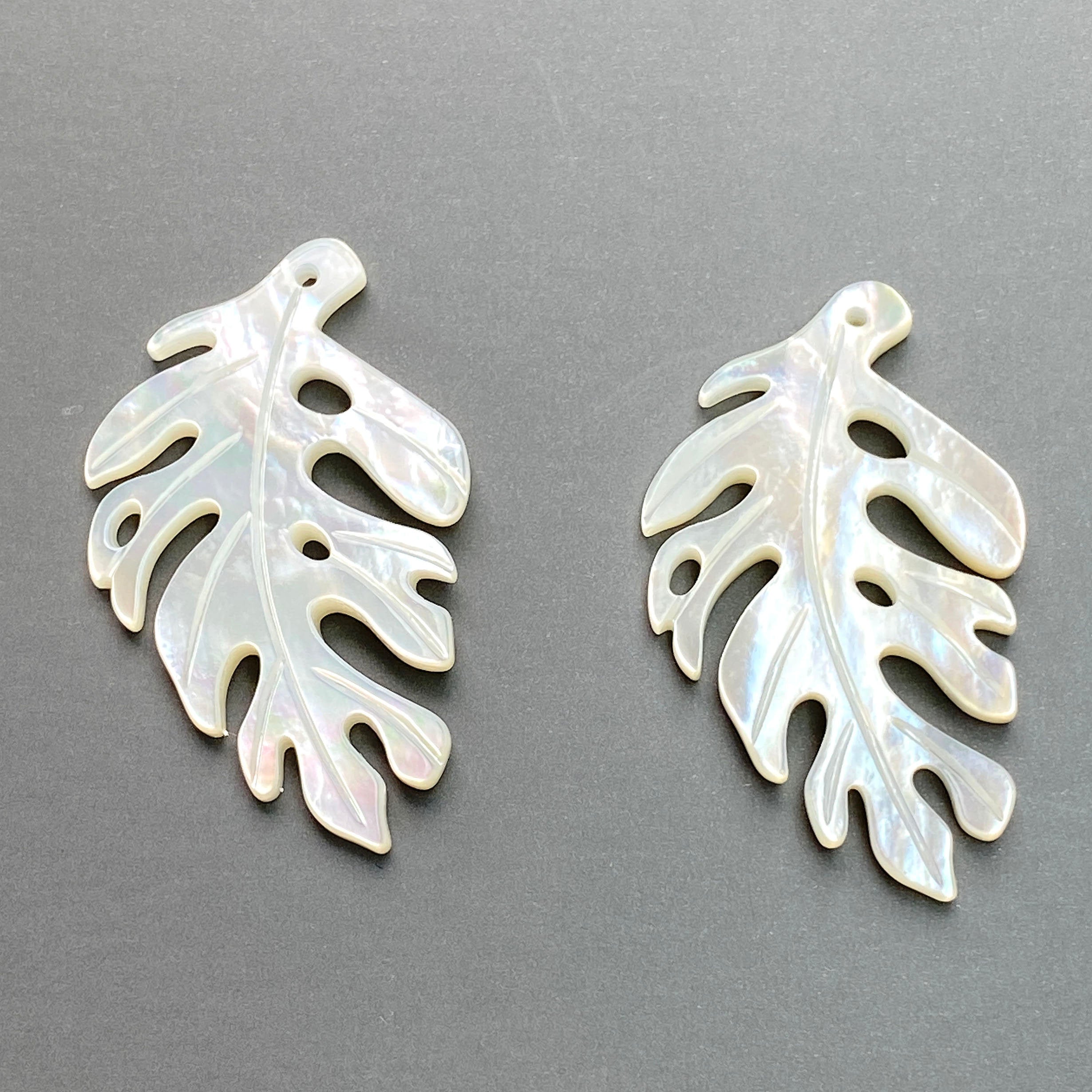 2pc White Mother of Pearl Monstera Leaf 33mm Pendants For Earrings DIY Jewelry Making Tropical Minimalistic Design Hawaiian Leaf WM-0139