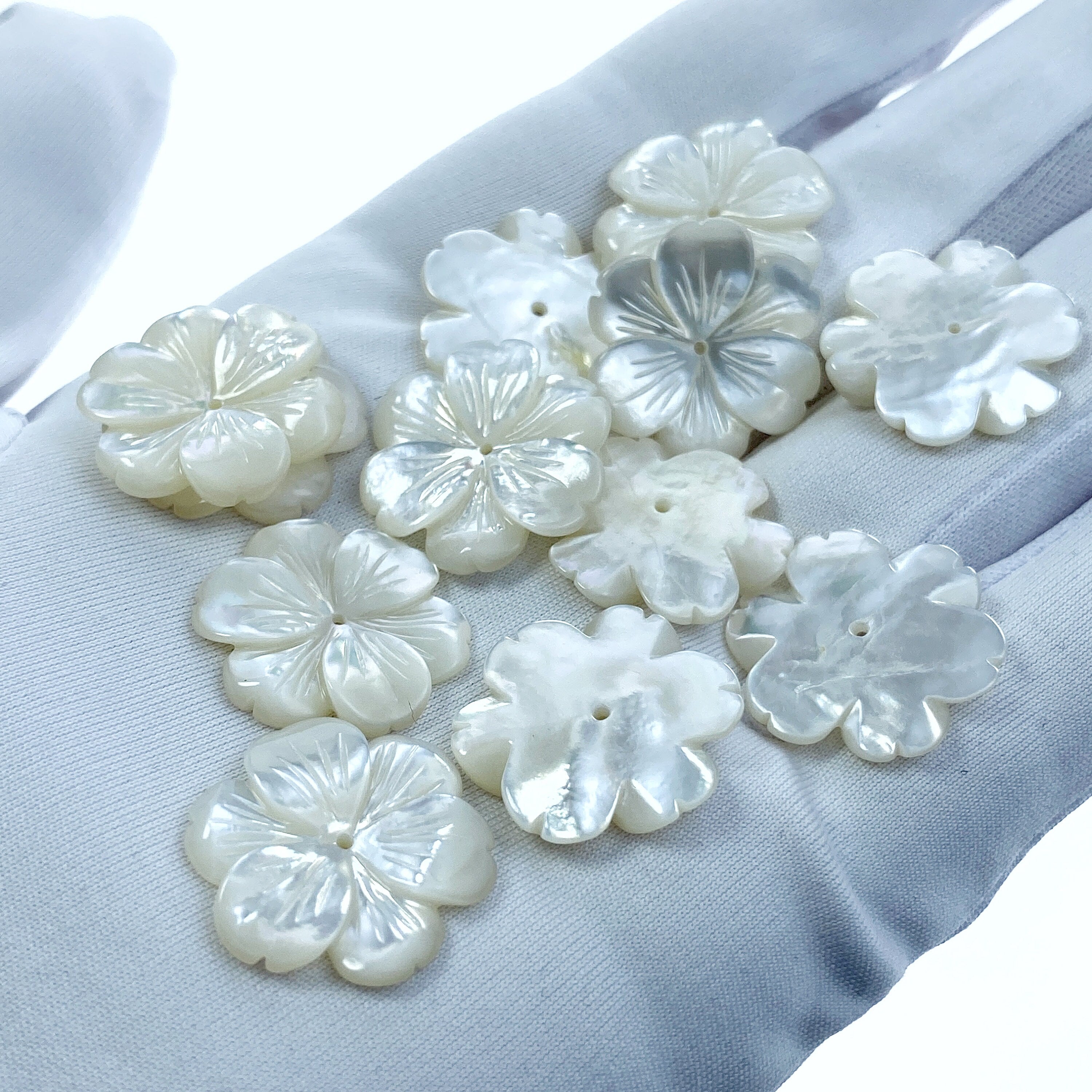 6pc 20mm Hand Carved White Mother of Pearl 6-petal Flower Beads WM-0206