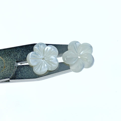 Plum Blossom Flower Beads White Mother Of Pearl 12mm WM-0099