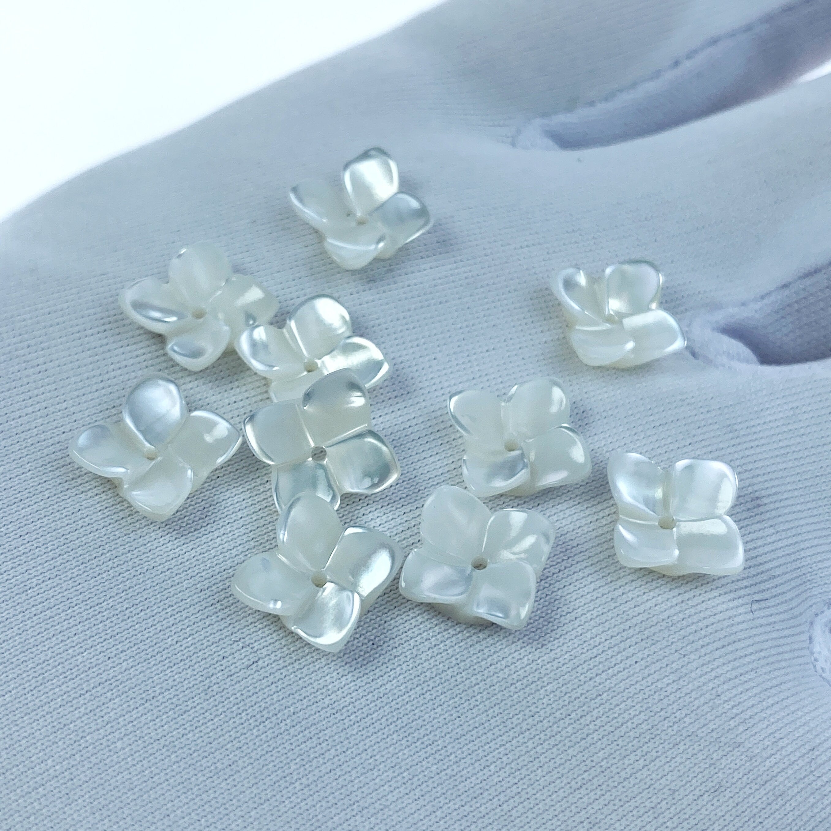 10pc Mother Of Pearl 4 Petal Flower Beads 10mm Charm White Hand Carved Pendant DIY Jewelry Earrings Hawaii Minimalist Design Bride WM-0010