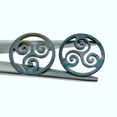 2pc 18mm Black Mother of Pearl Three Swirl Round Connectors Pendants BM-0058