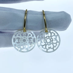 2pc Mother Of Pearl Filigree Beads Pendants 20mm Organic Hand Made For Diy Jewelry Earring Making Natural Hand Carved WM-0157