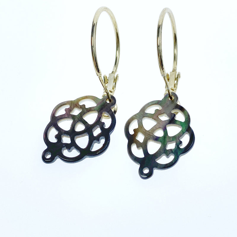 Celtic Knot Beads Black Mother of Pearl BM-0004