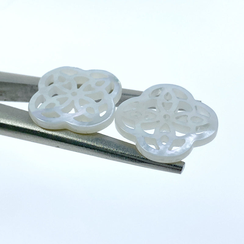 Clover Charm Beads Mother of Pearl WM-0155