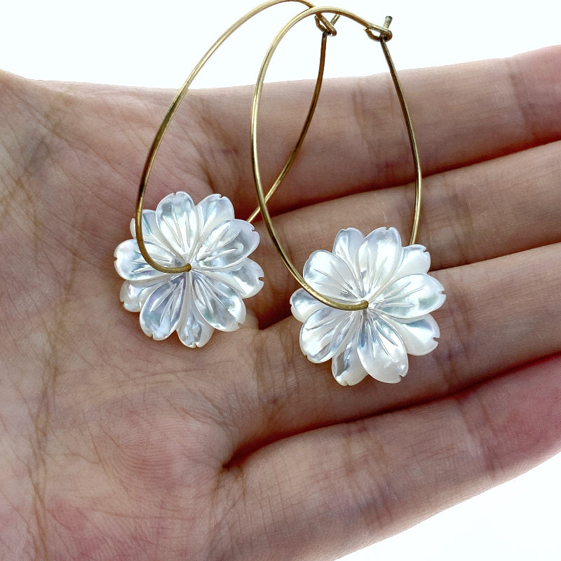 Daisy Flower Beads White Mother Of Pearl WM-0023