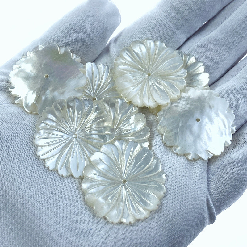 Daisy Flower Beads White Mother of Pearl DIY Jewelry WM-0082
