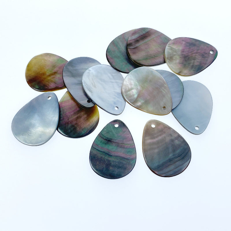 Mother of Pearl 26mm Disc Pendants BM-0046