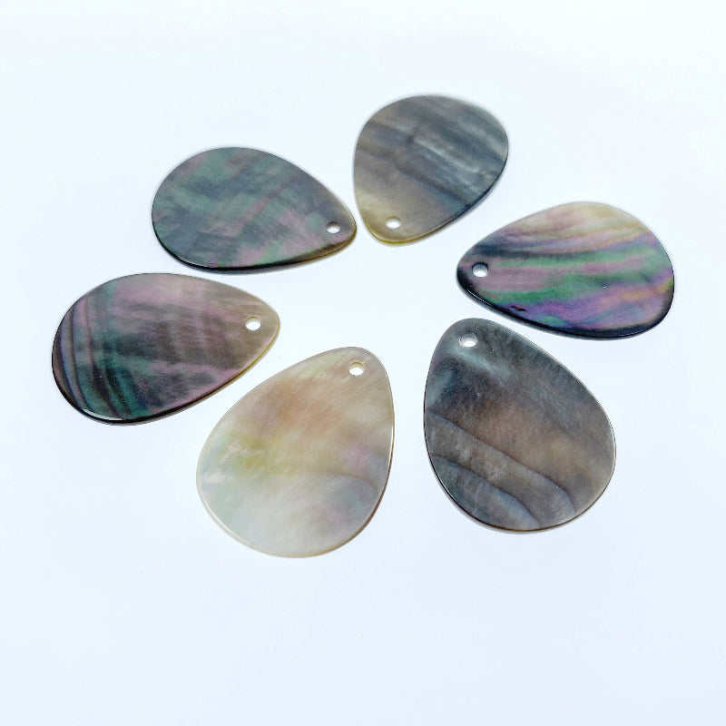 Mother of Pearl 26mm Disc Pendants BM-0046