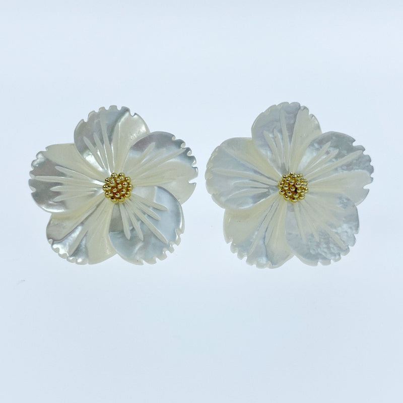 Flower Beads White Mother Of Pearl Hibiscus Tropical Flower Hand Carved WM-0184