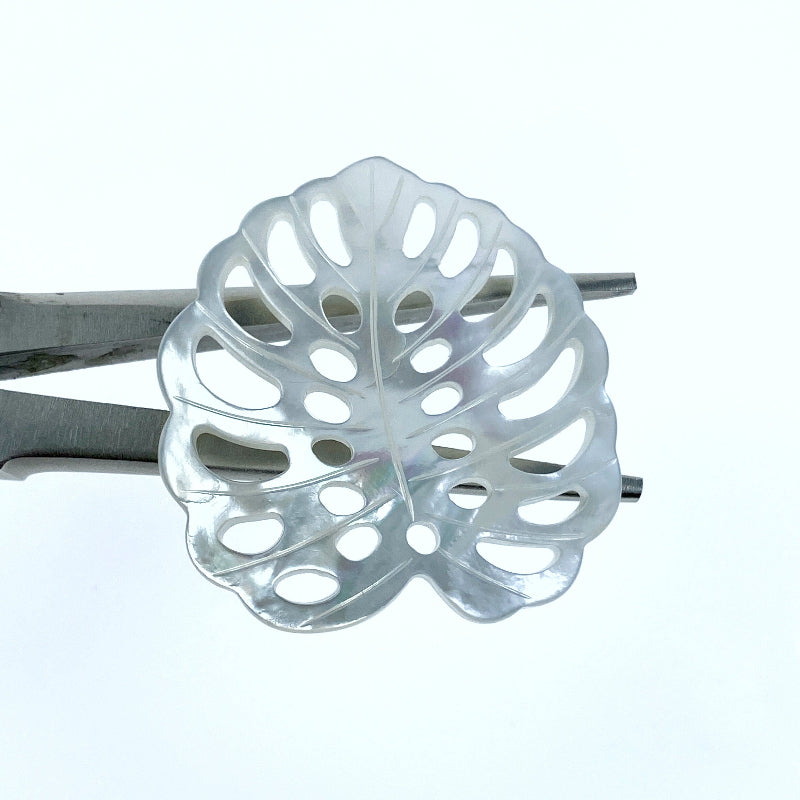 Monstera Leaf Beads White Mother Of Pearl 39mm WM-0020
