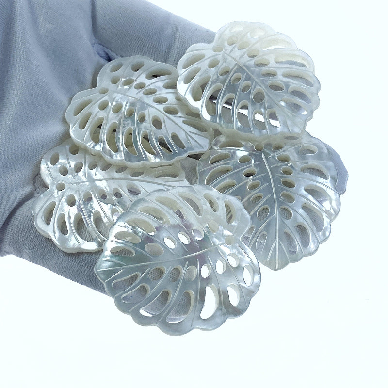 Monstera Leaf Beads White Mother Of Pearl 39mm WM-0020