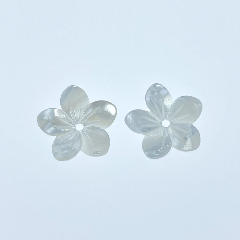 10pc Tropical Flower Beads White Mother Of Pearl 12mm Hand Carved WM-0046